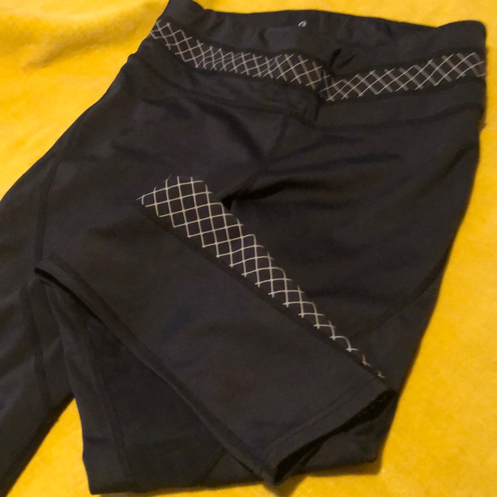Athleta 7/8 Legging with Reflective Details Black & White sz S